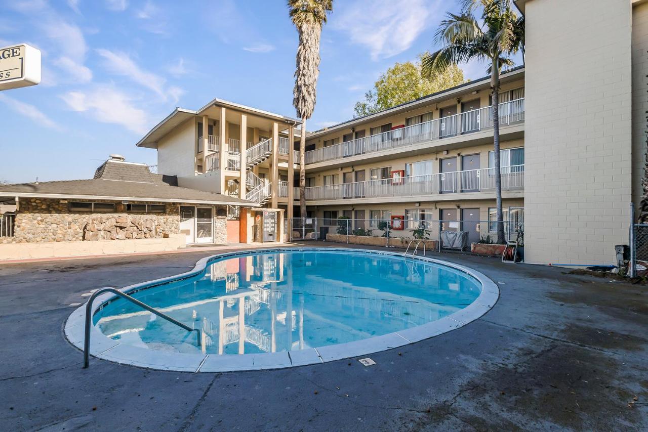 Heritage Inn Express Hayward Exterior foto